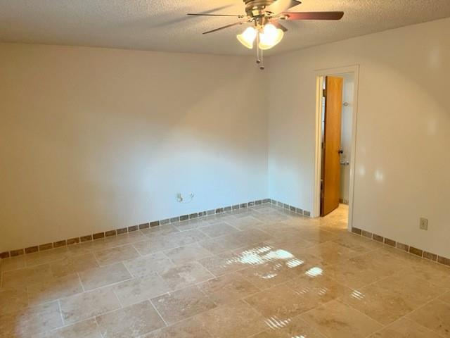 Building Photo - 3904 Woodbury Ct