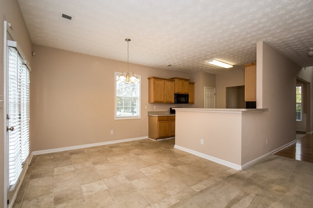 Building Photo - 1000 Maple Leaf Dr