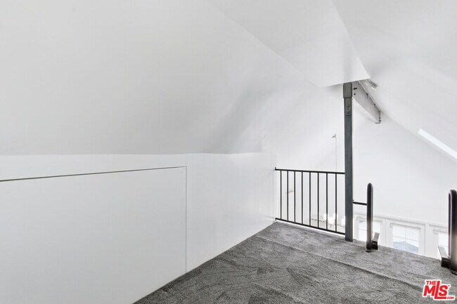 Building Photo - 8424 4th St