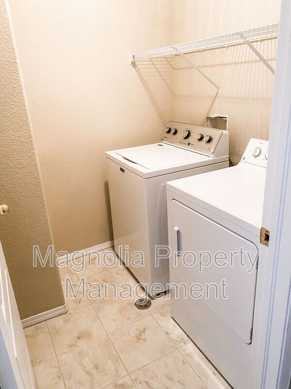 Building Photo - 4734 Sand Mountain Point
