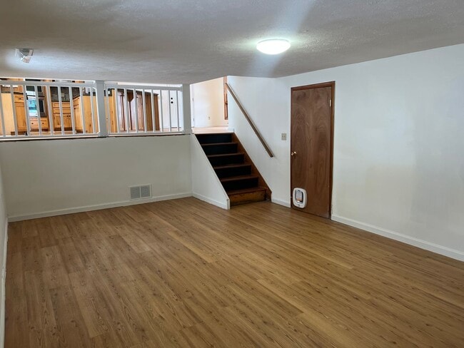 Building Photo - Updated 3-Bed Ranch in Plain Local Schools! Fenced Yard & Jetted Tub