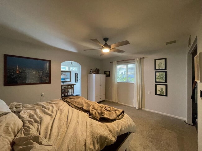 Building Photo - 843 E Butler Dr