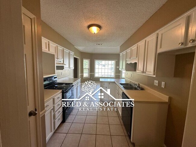 Building Photo - Spacious 4 Bedroom in GERMANTOWN!!