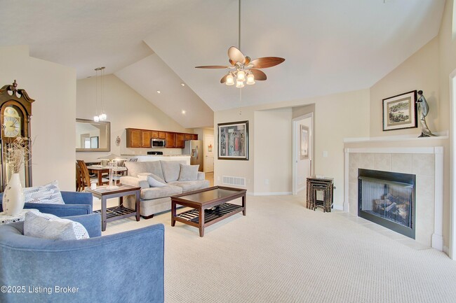 Building Photo - 9097 Royal Oak Ln