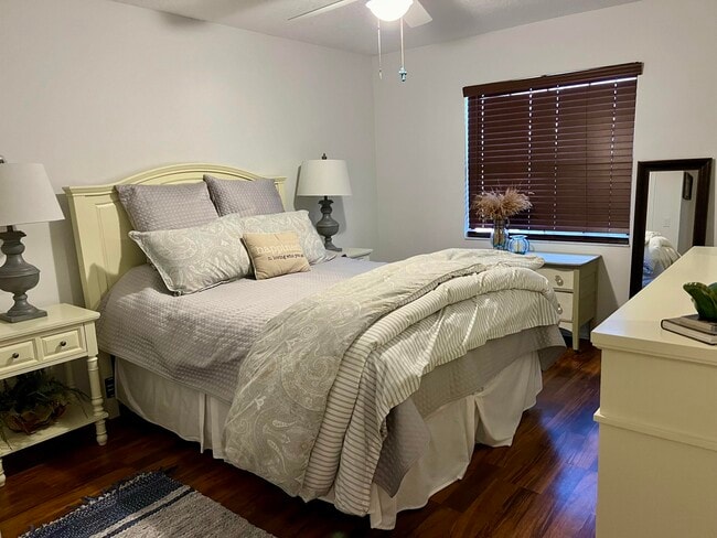 Building Photo - 410 Rio Casa Dr S