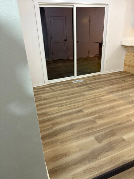 Building Photo - 250 Westridge Rd