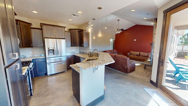 Building Photo - Partially Furnished Home