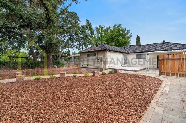 Building Photo - 9550 Colton Ave