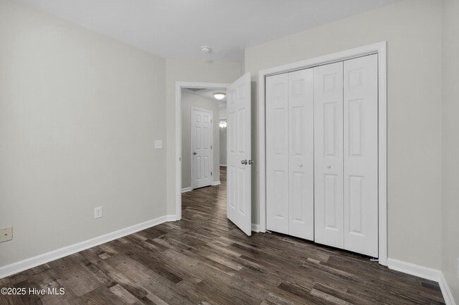 Building Photo - 152 Crooked Run Dr