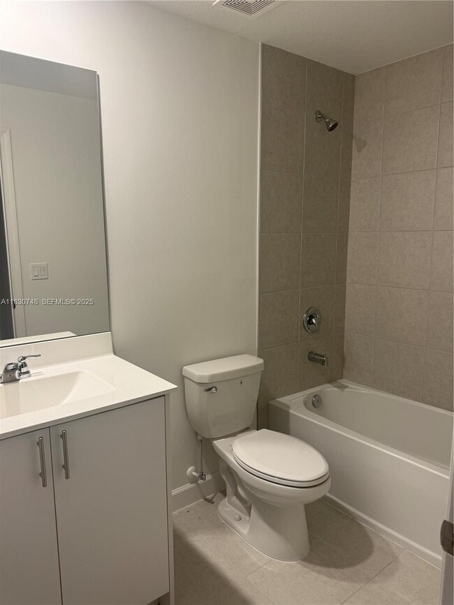 Building Photo - 5145 SW 37th St