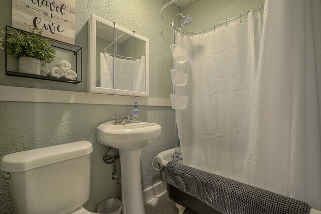 Building Photo - 3721 Broadway Blvd