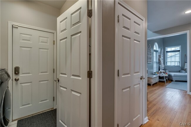 Building Photo - 117 MillCreek Ln