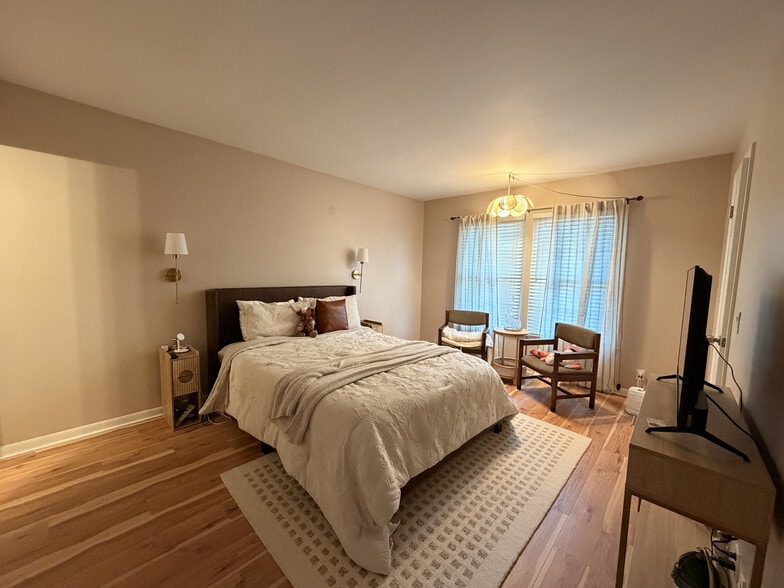 Building Photo - 3000 Hillsboro Pike