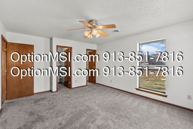 Building Photo - Charming & Spacious 2-Bed / 2-Bath Apartment in Gladstone