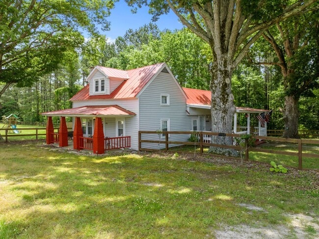 Primary Photo - Updated Farmhouse in Wake Forest with scen...