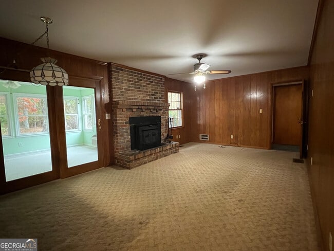 Building Photo - 215 Old Oxford Rd