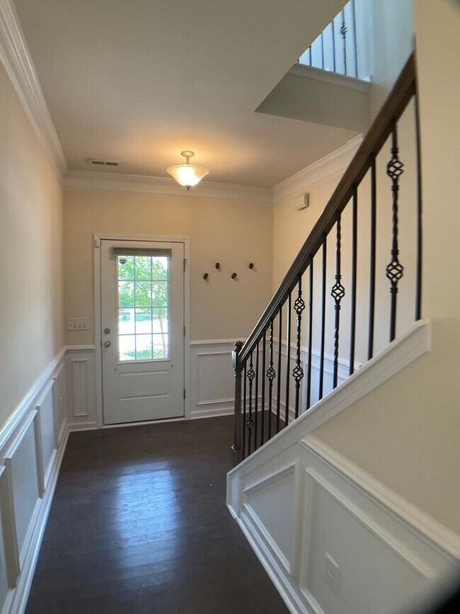 Building Photo - 4 Bed, 3 Bath in Desirable Apex