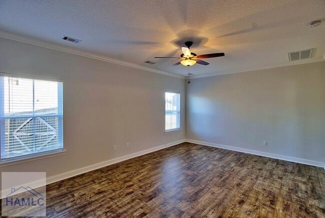 Building Photo - 326 Fairview Cir