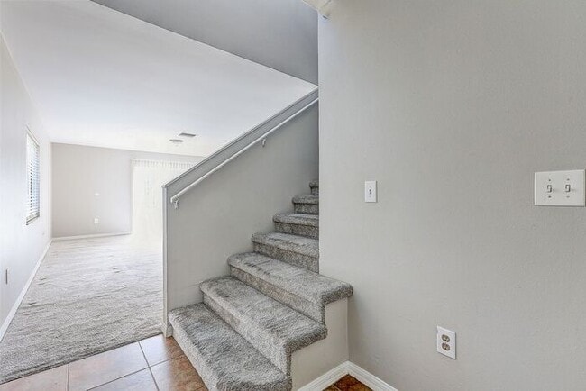 Building Photo - Prime Northwood Home on a Conservation Lot...