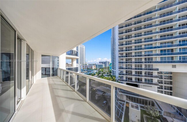 Building Photo - 1850 S Ocean Dr