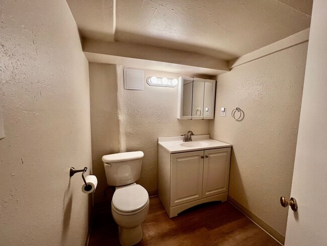 Building Photo - Charming 4-Bedroom Home with Office