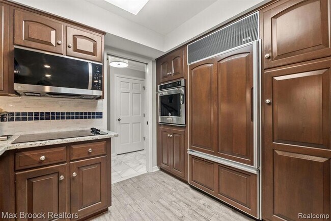 Building Photo - 1109 Ivyglen Cir