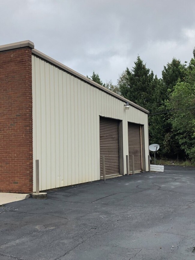 Building Photo - 2490 S Stone Mountain Lithonia Rd