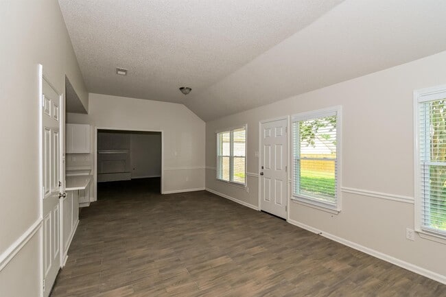 Building Photo - 7360 Red River Cove