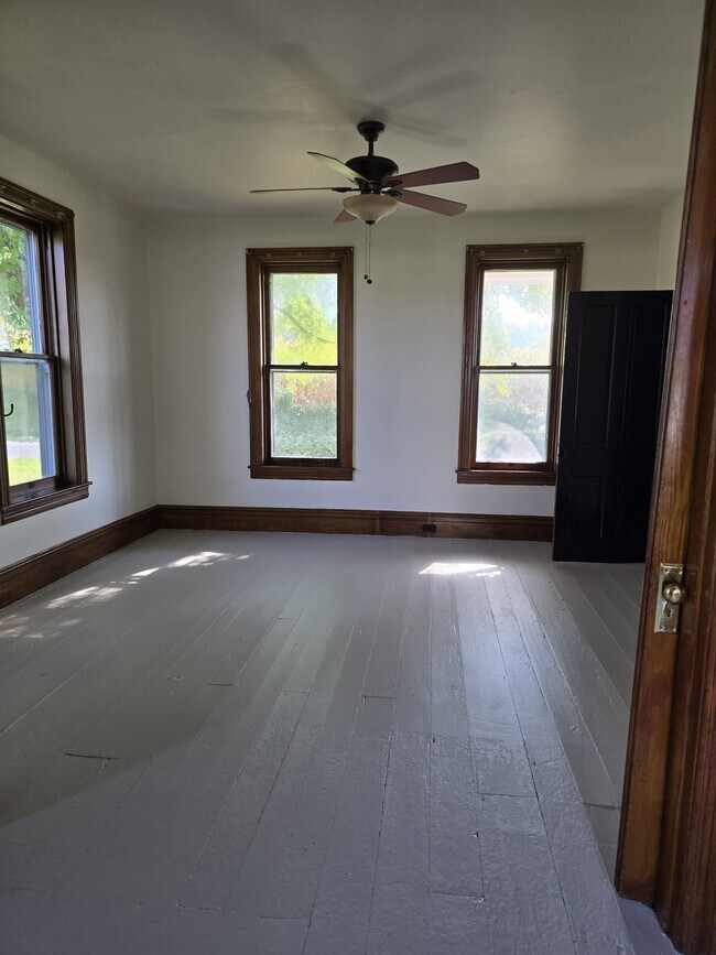 Building Photo - 146 Clouser Rd