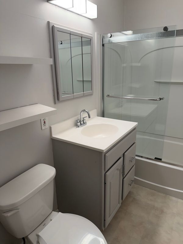 Building Photo - 706 Bismark Way