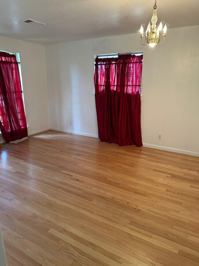 Primary Photo - 6003 Heatherbrook Dr