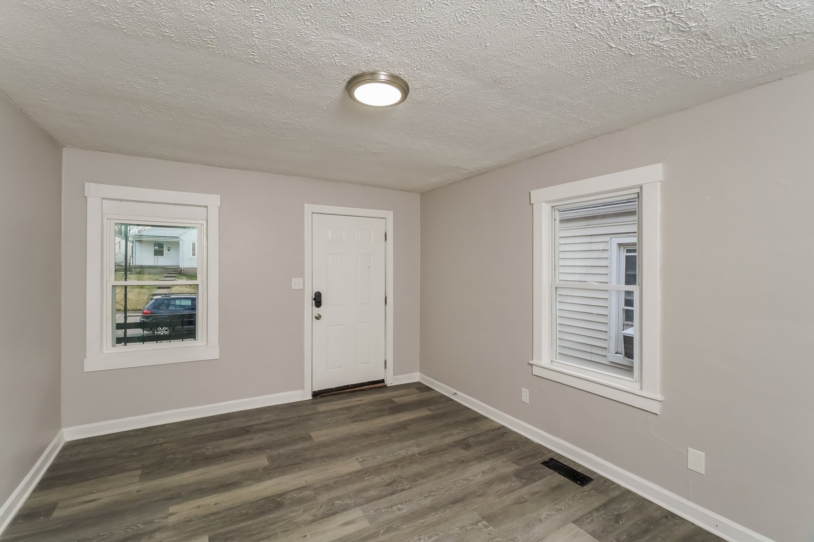 Building Photo - 823 Camden Ave