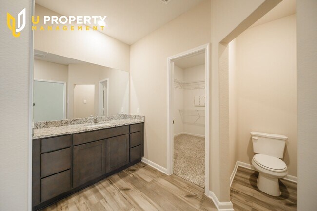 Building Photo - 1817 Dahlia Way