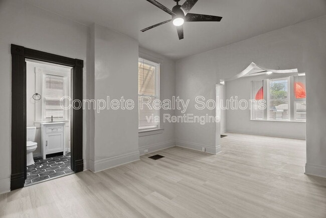 Building Photo - 4038 California Ave