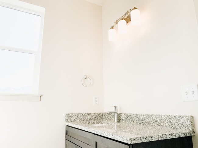 Building Photo - 1200 E 4500 S