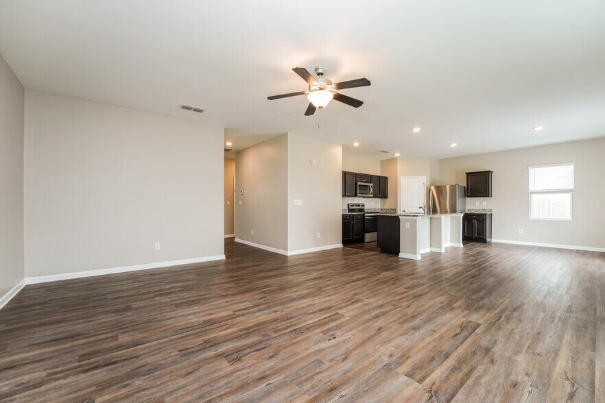 Building Photo - 3740 Place Dr