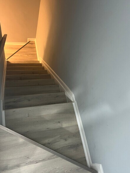 Building Photo - 72 Dorchester Cir