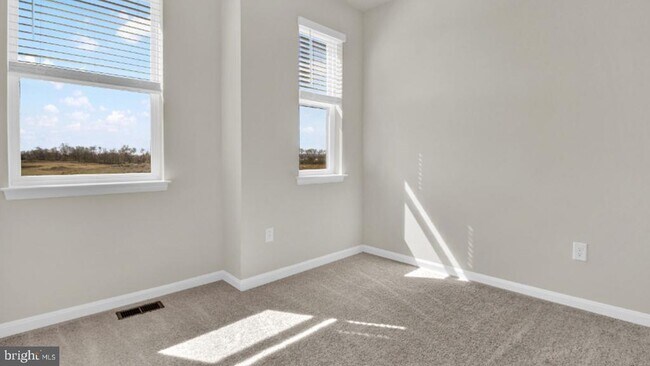 Building Photo - 331 Ensemble Wy