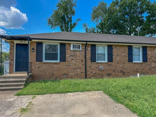 Building Photo - 114 Tandy Dr