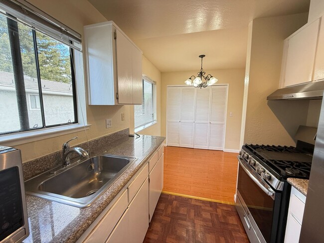 Building Photo - Fremont- Newly Upgraded, 2 Bed 2 Bath Cond...