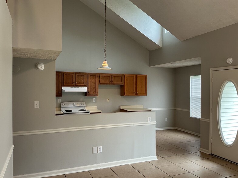 Building Photo - 25 Countryside Dr