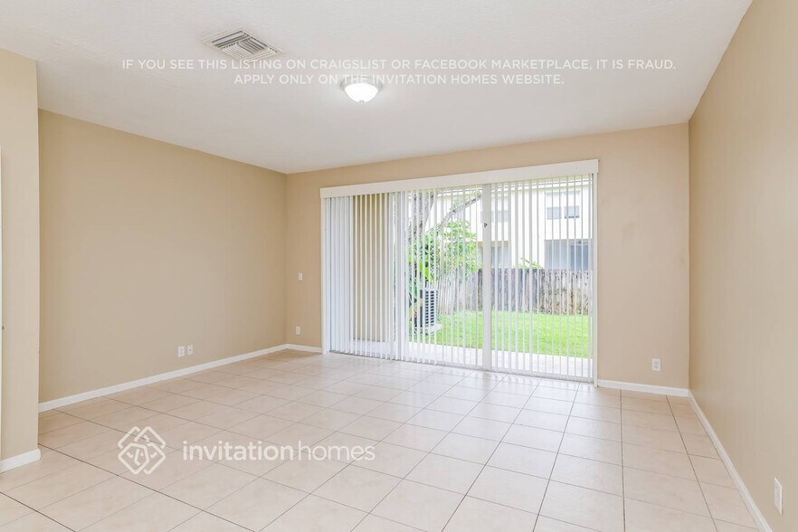 Building Photo - 9814 Porta Leona Ln