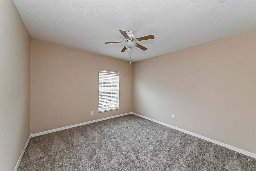 Building Photo - 6305 36th Ct E