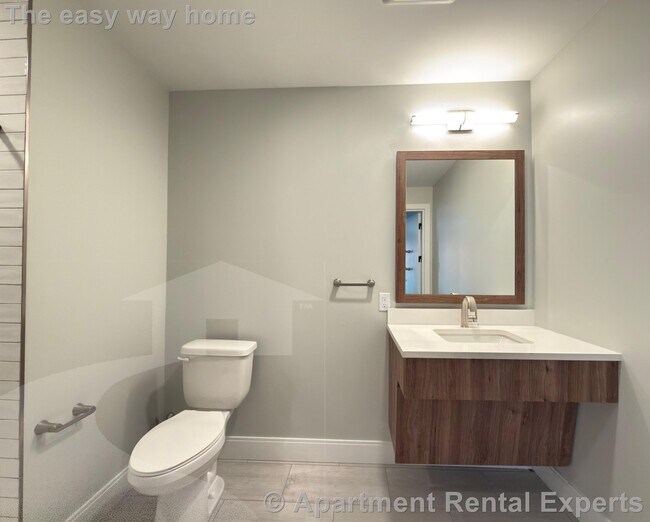 Building Photo - 9 Central St