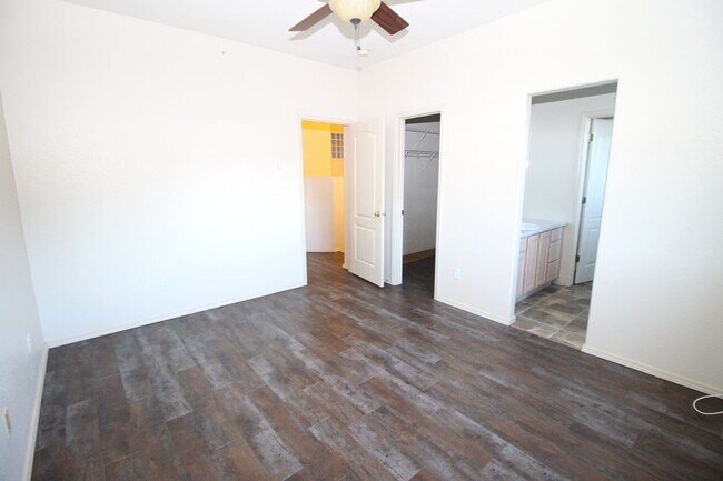 Building Photo - 3348 Apogee View