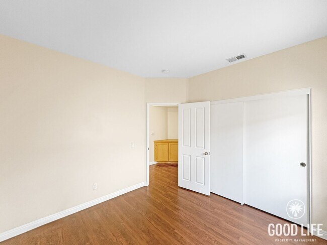 Building Photo - Gorgeous 3B/2BA House w/ Attached Garage, Storage Sheds, and Tons of Space!