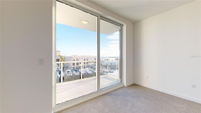 Building Photo - 920 N Osceola Ave