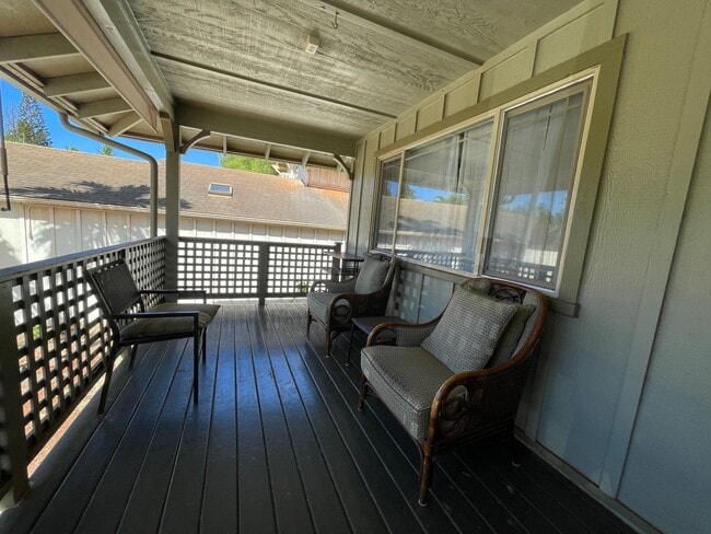 Building Photo - Honokowai Two Bedroom Furnished Home