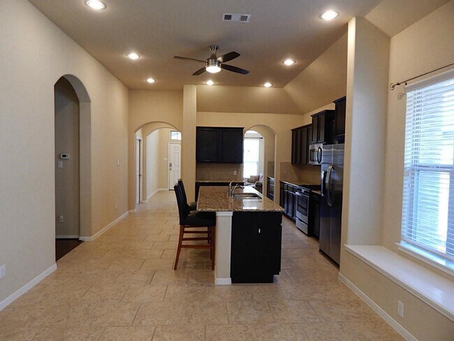 Building Photo - 2459 Garden Falls Dr