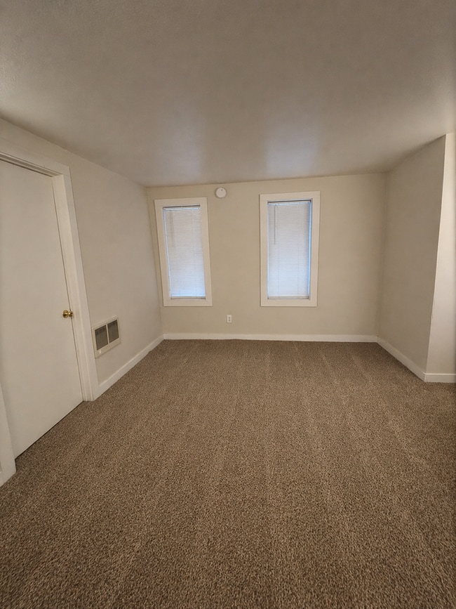 Building Photo - 73469 US-26